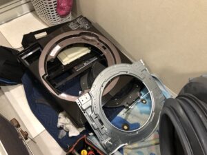【絶体絶命!?】ドラム式洗濯機の乾燥フィルター内に物を落とした時の対処法
