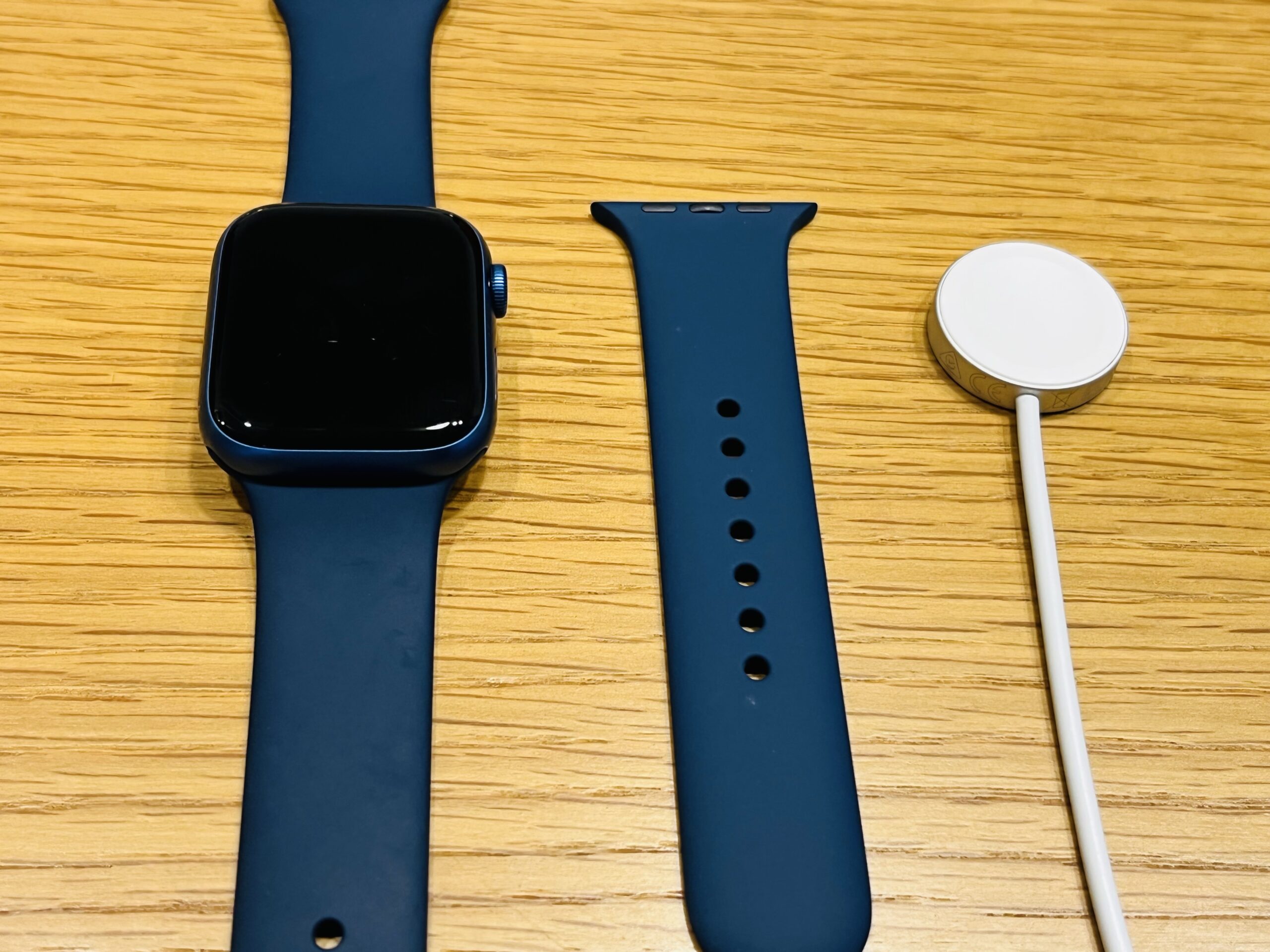 Apple Watch7の開封レビューしてみた｜付属品（同梱物）も紹介します。